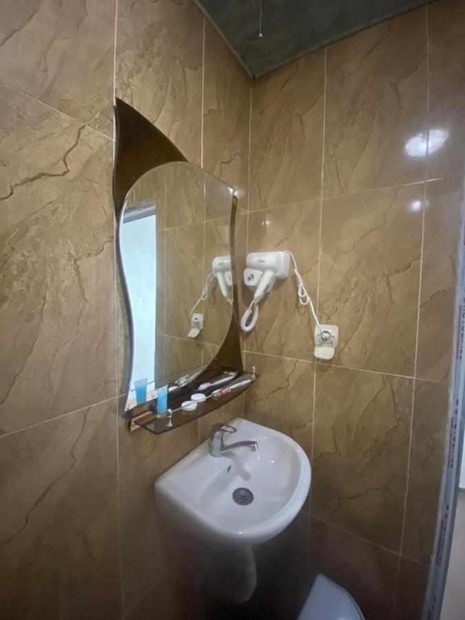 Elite Palace Plus Hotel 巴统 外观 照片