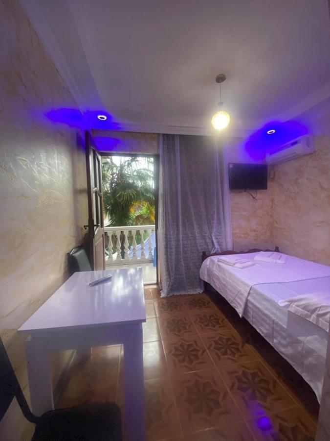 Elite Palace Plus Hotel 巴统 外观 照片
