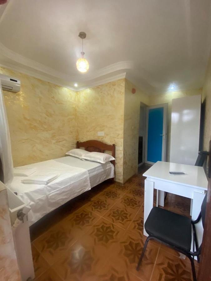 Elite Palace Plus Hotel 巴统 外观 照片