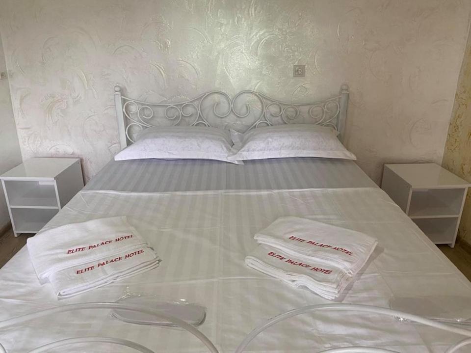 Elite Palace Plus Hotel 巴统 外观 照片