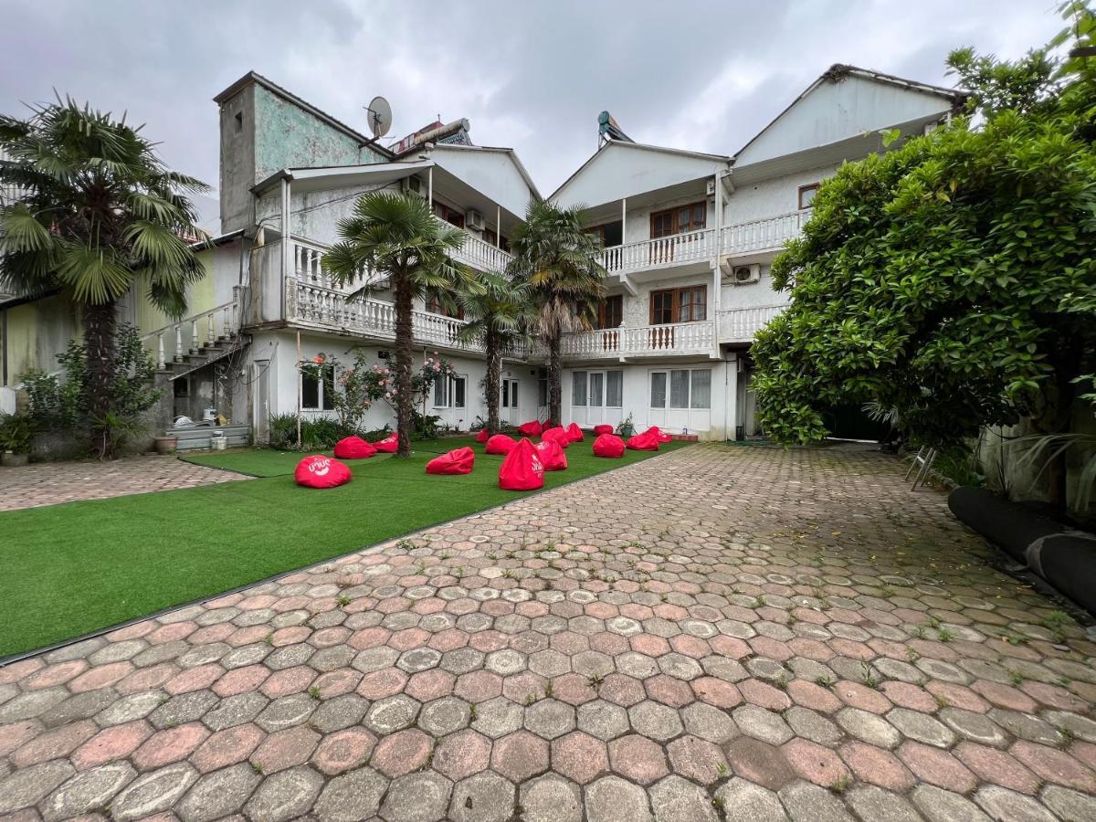 Elite Palace Plus Hotel 巴统 外观 照片